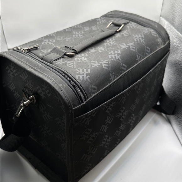 Mary Kay Black Travel Bag - Picture 4 of 11